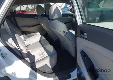 2018 Hyundai Tucson Sel z USA, uszkodzony, nr VIN KM8J3CA43JU766020